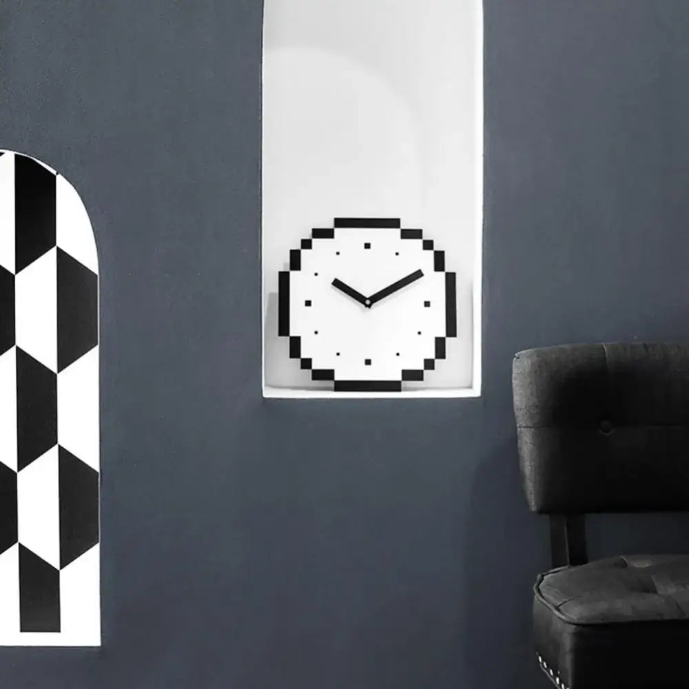 Pixel Wall Clock - black / CHINA