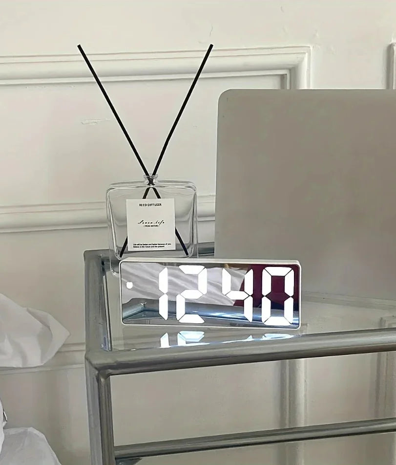 Slim profile of LED digital mirror clock - 6x16x2.5 cm